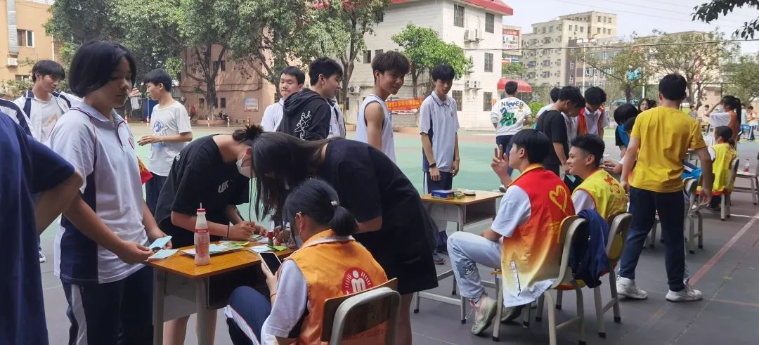 游園會2.jpg 游園會2.jpg
